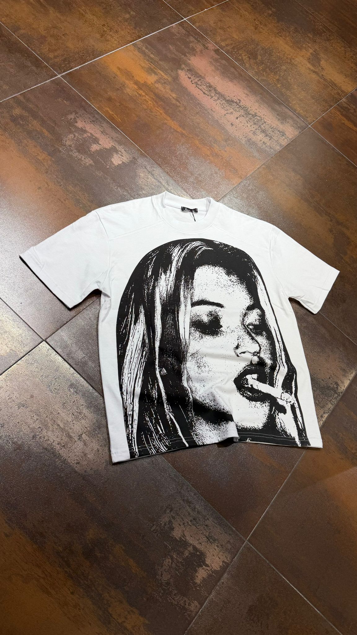 T-SHIRT EXCLUSIVE