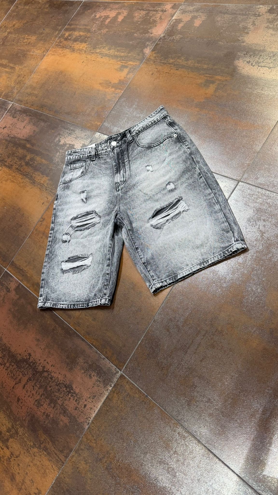 BERMUDA GREY
