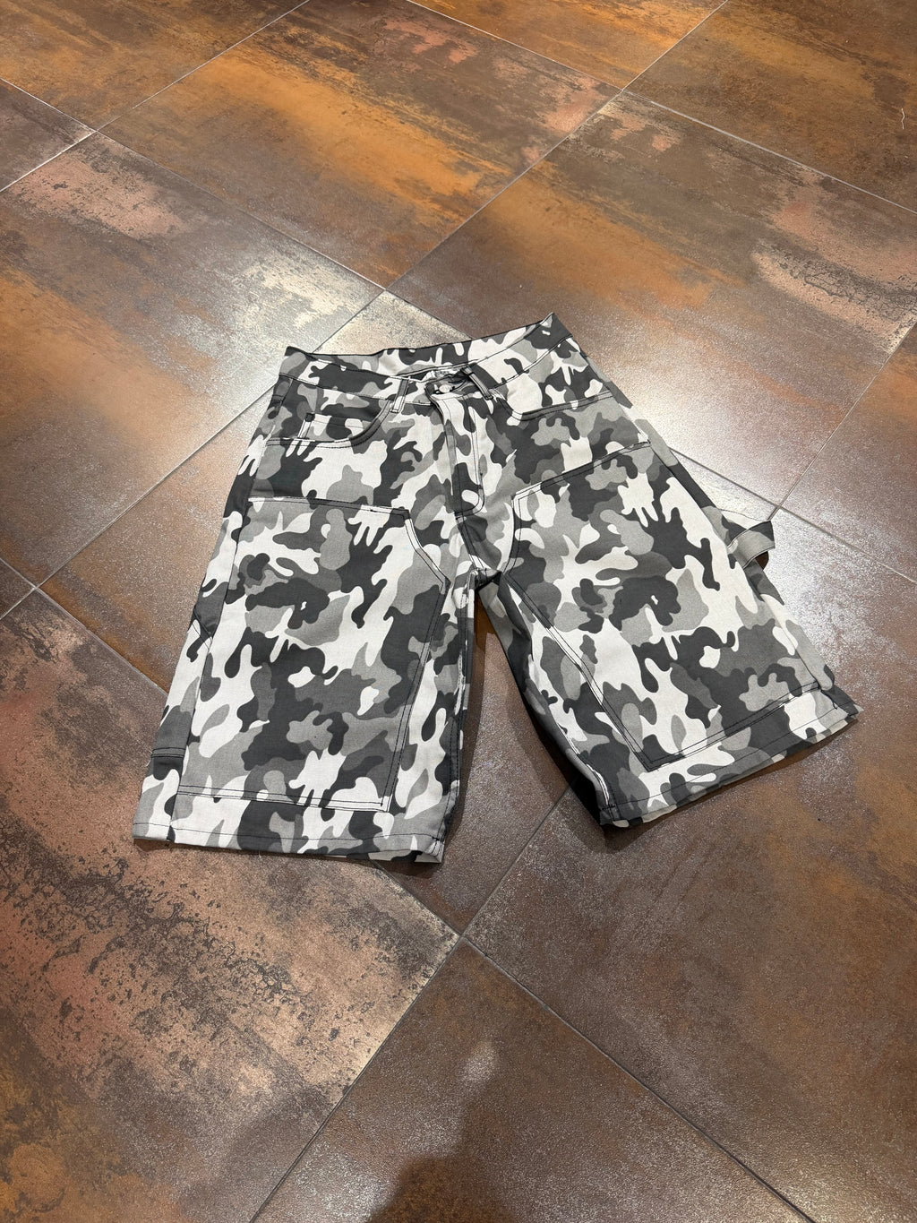 BERMUDA CAMO GREY