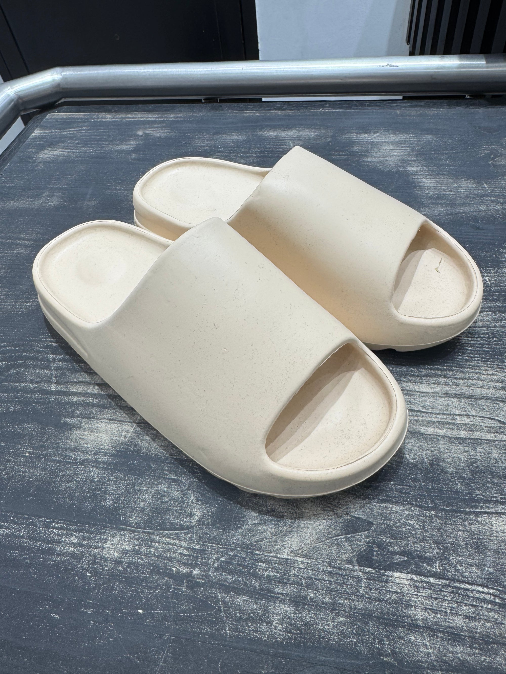 SLIDE HK