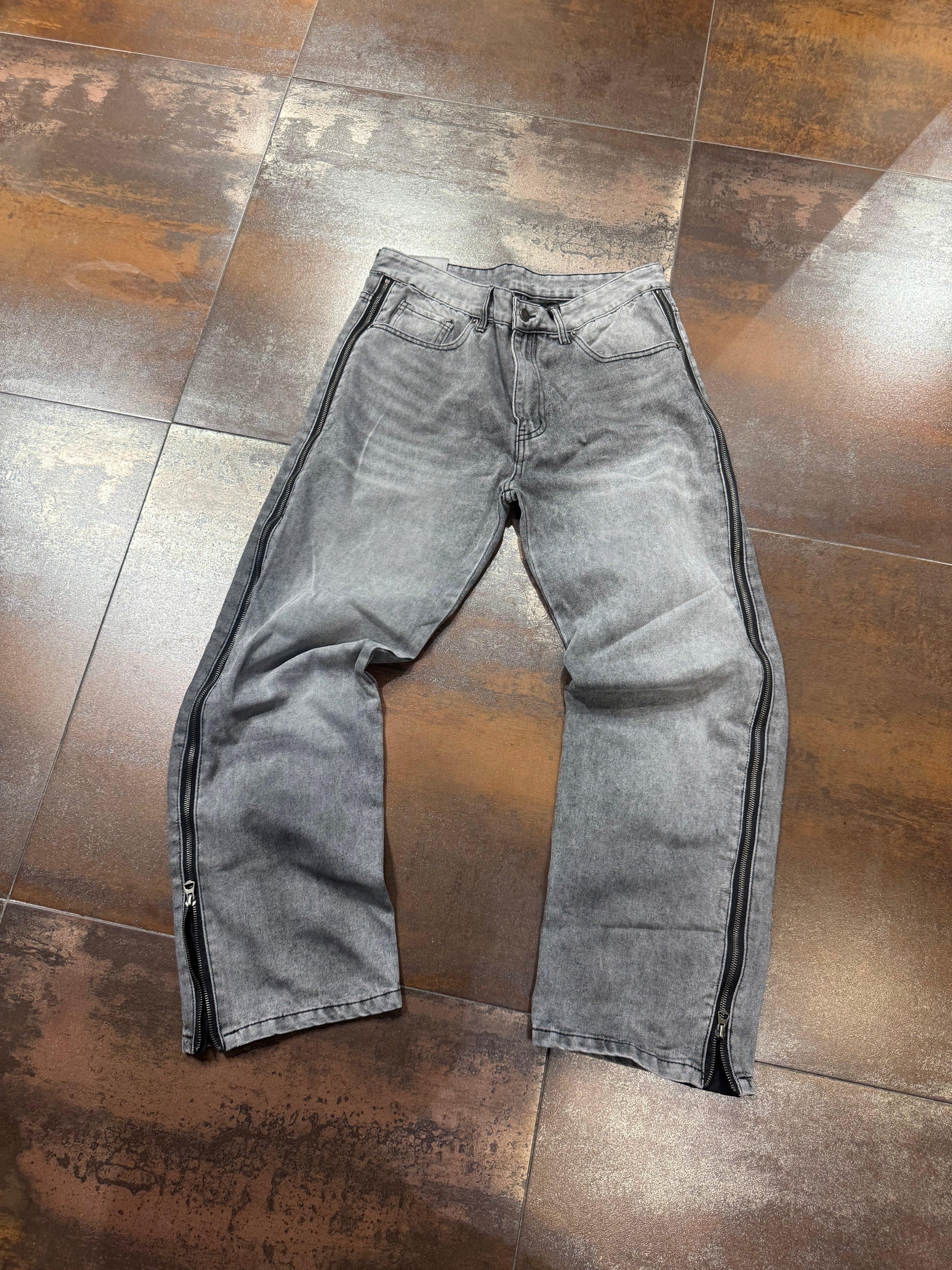 FLARE ZIP BLACK