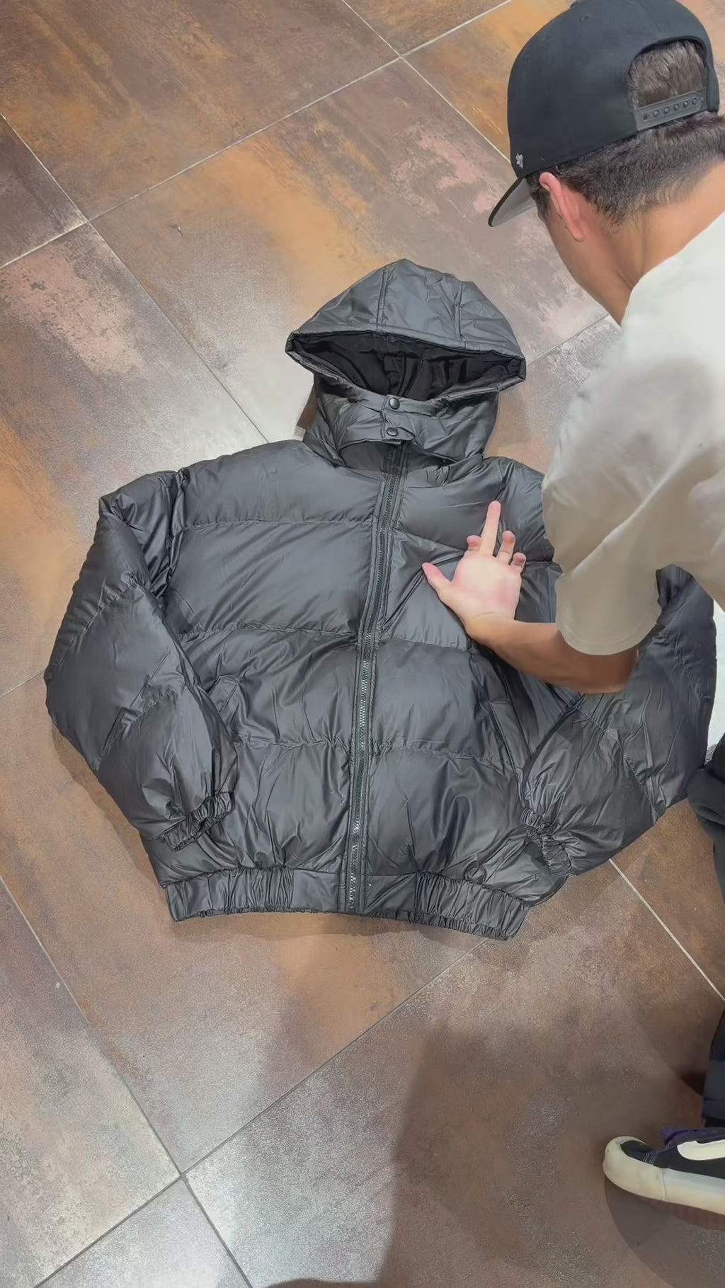 BOMBER HK